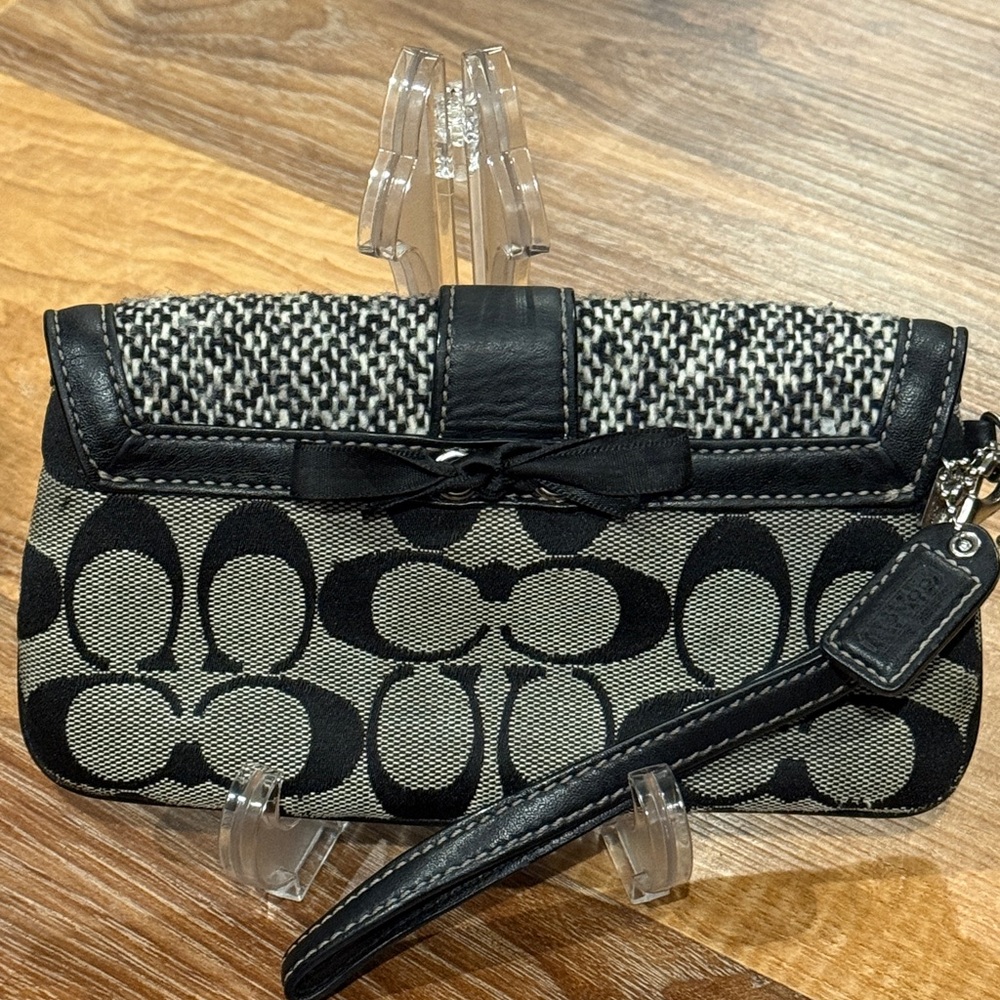Coach*Rare*Signature C Canvas, Tweed & Leather Trim Soho Wristlet/Wallet (EUC) - Picture 4 of 16